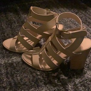 American Eagle heels brown size 7.5